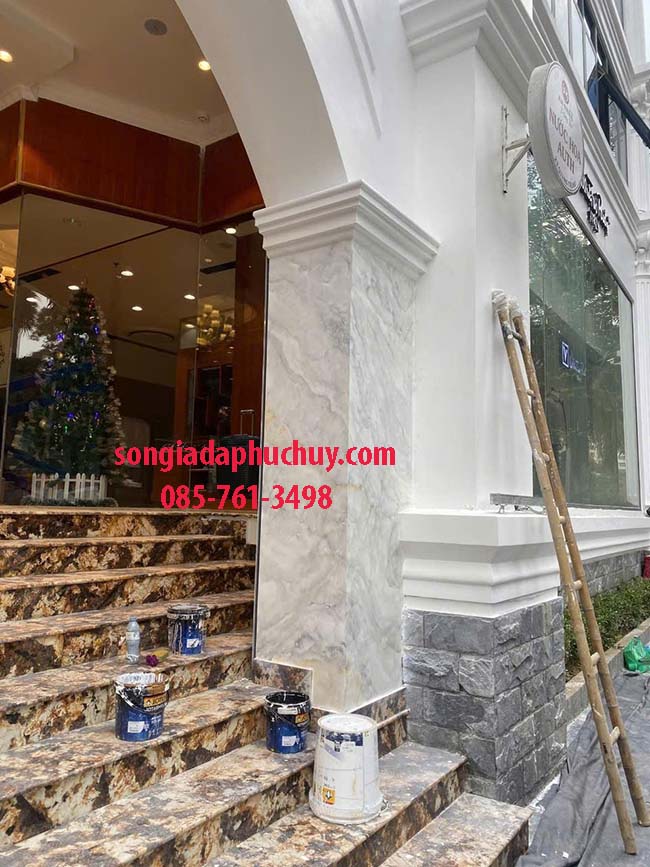 cột giả đá sang trọng