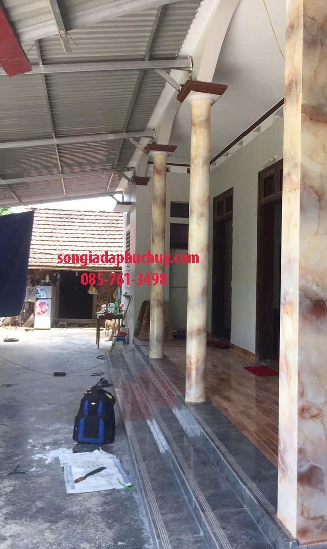 cột hiên sơn giả đá