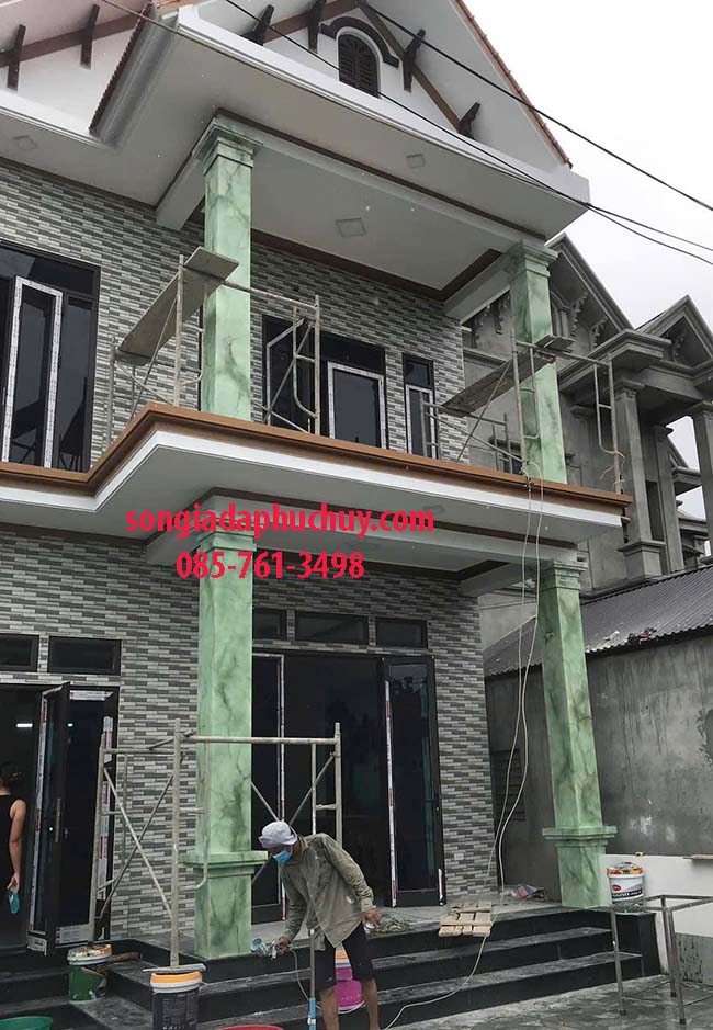 cột vuông sơn giả đá màu xanh