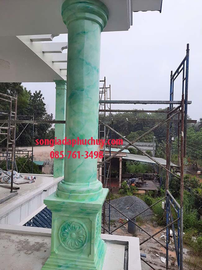 cột tròn sơn giả đá màu xanh đẹp