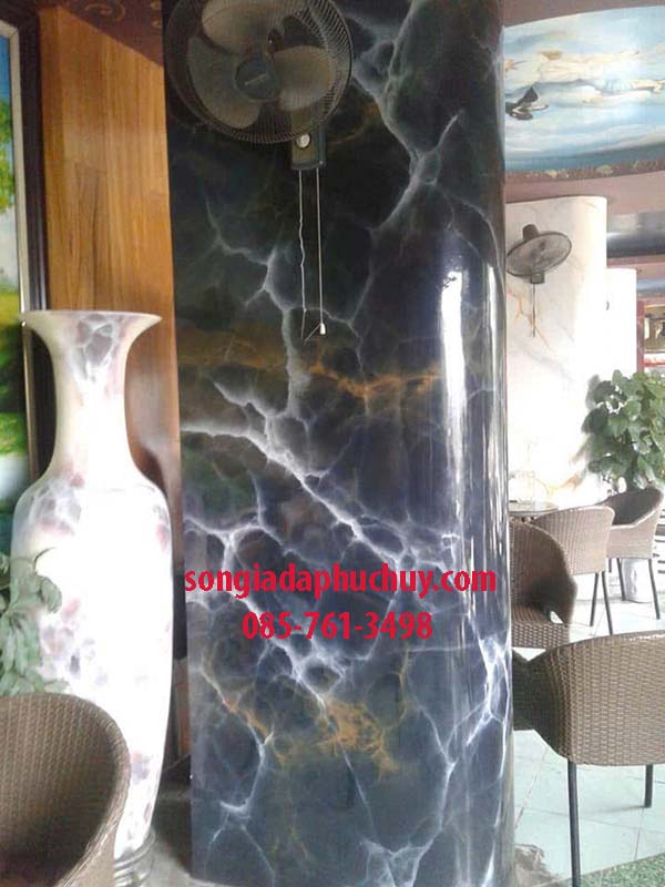 cột giả đá màu đen