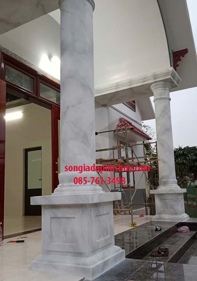 cột tròn vẽ vân cẩm thạch