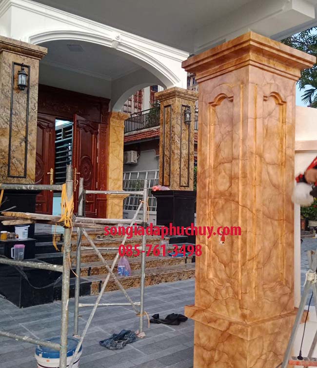 cột vuông giả vân đá 