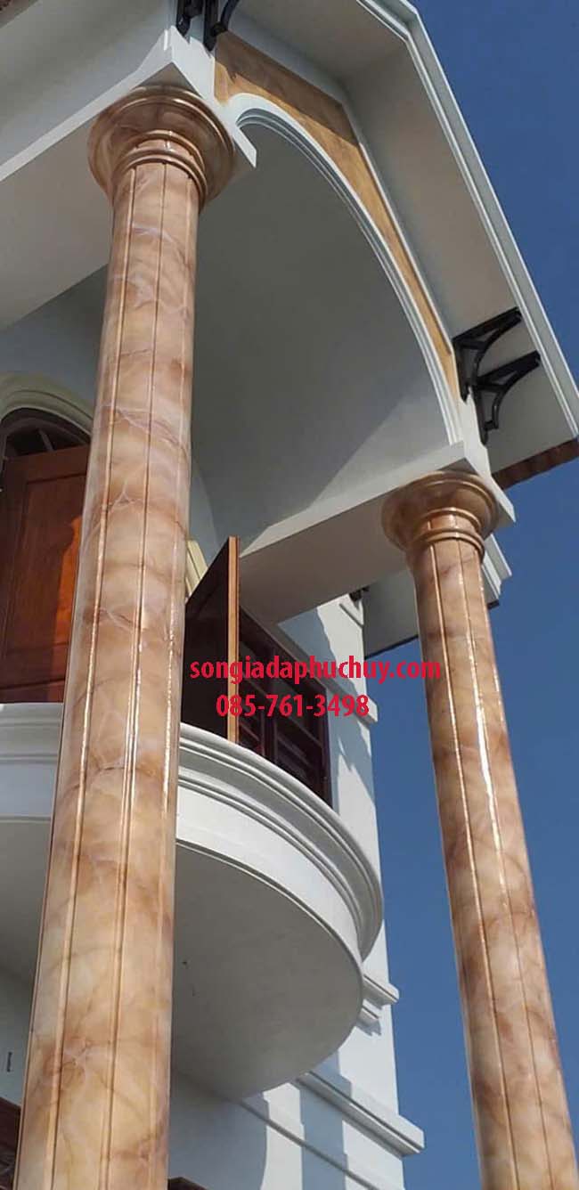 cột tròn sơn vân đá màu vàng