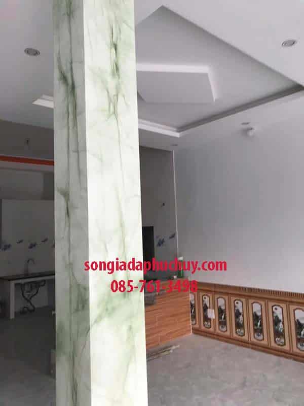 sơn cột giả đá trong nhà