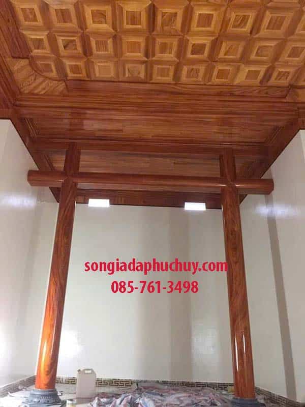 sơn cột giả gỗ trong nhà