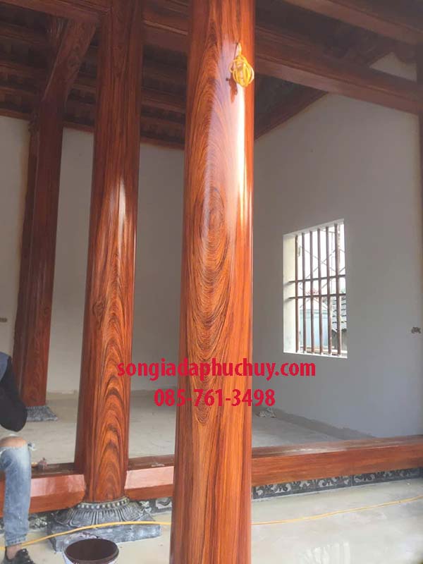 sơn giả gỗ cột hiên