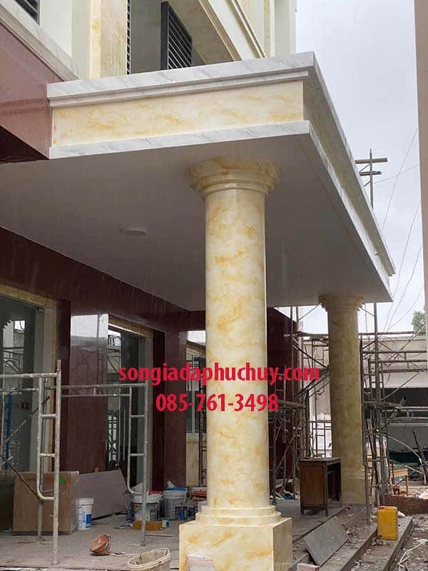 cột giả đá màu vàng
