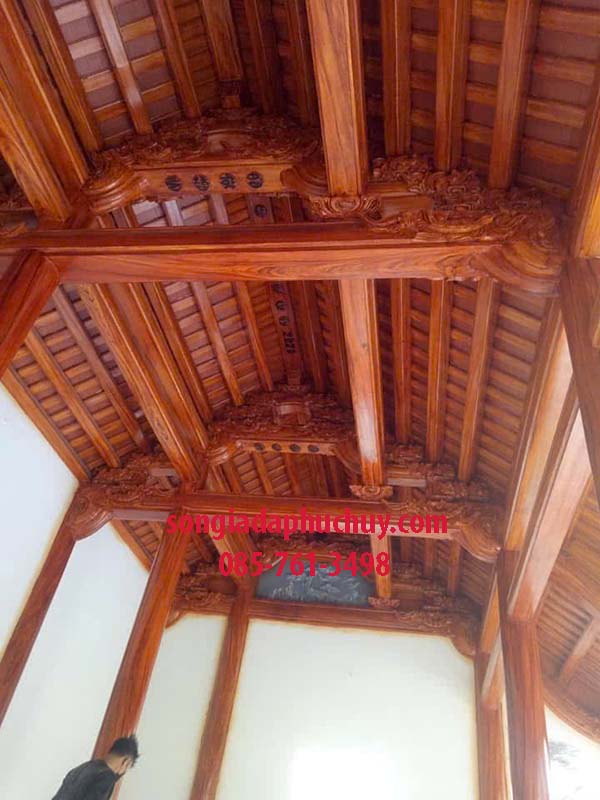 nhà thờ sơn giả gỗ