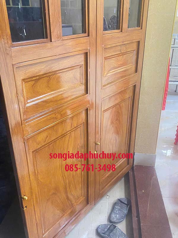 mẫu cửa sắt giả gỗ đẹp
