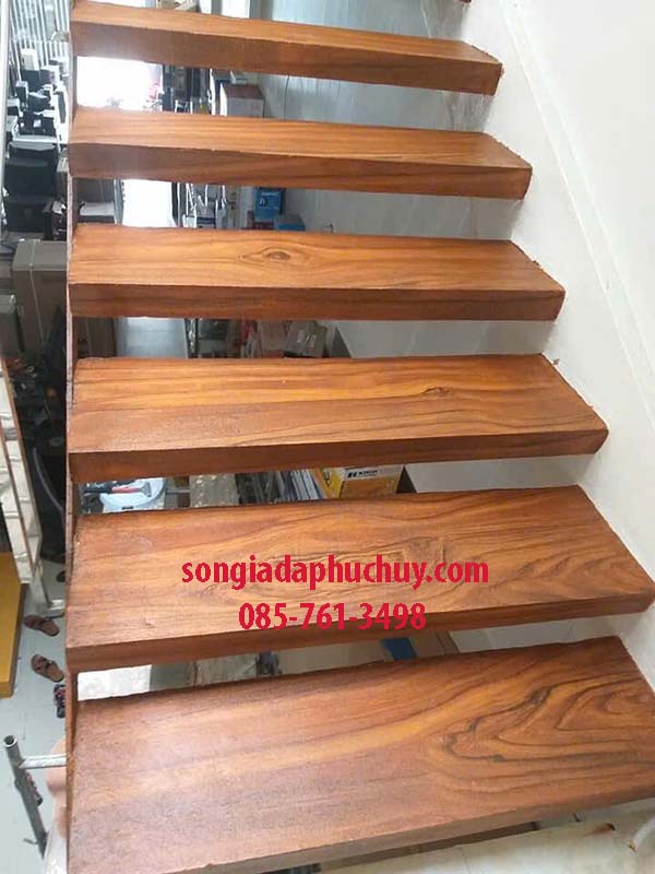 cầu thang sơn giả gỗ