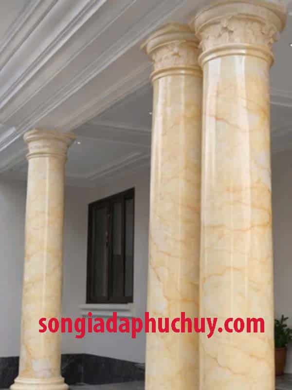 cột tròn giả cẩm thạch màu vàng nhẹ nhàng