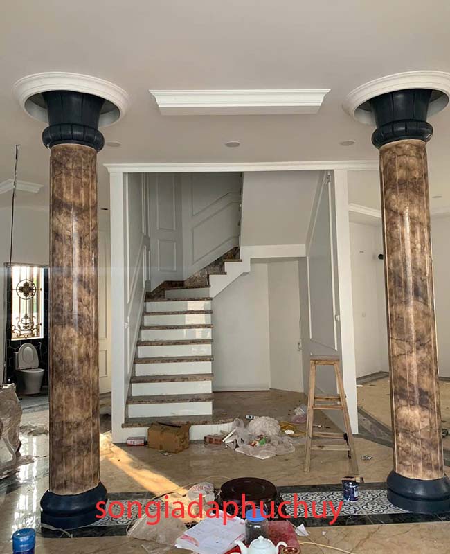 cột giả đá màu nâu vàng đậm