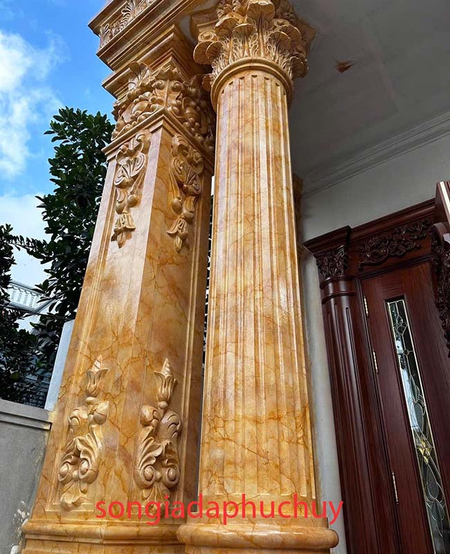 cột ngoài trời sơn giả đá màu vàng