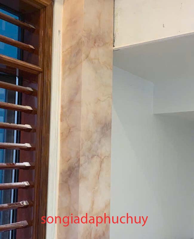 mẫu giả đá marble cột vuông trong nhà