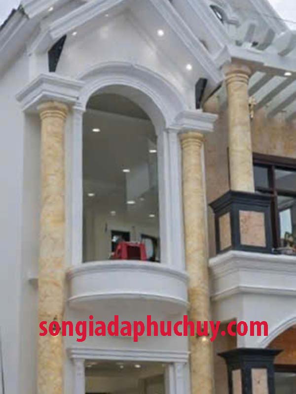 mẫu nhà mái thái sơn cột tròn giả đá đẹp