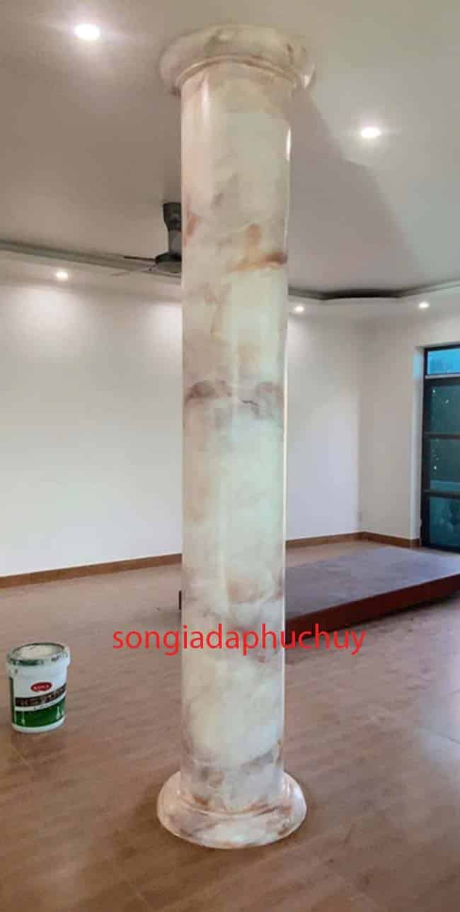 cột tròn trong nhà sơn giả đá