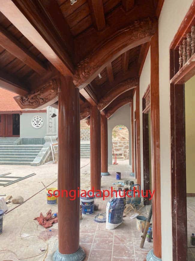 cột ngoài trời sơn giả gỗ