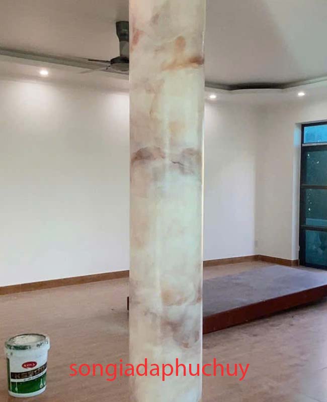 cột trong nhà sơn giả đá
