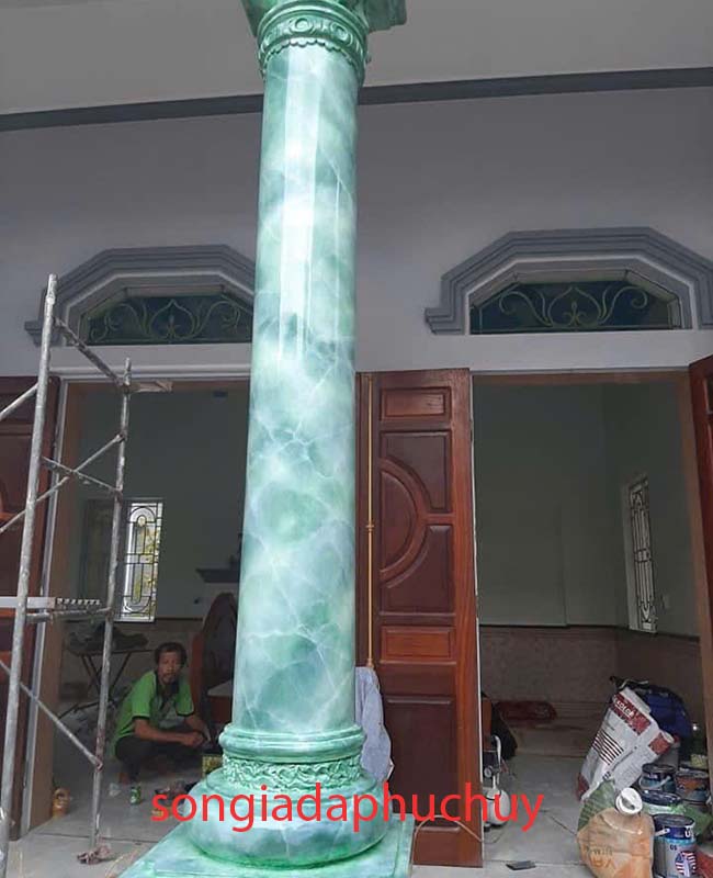 cột tròn ngoài hiên sơn giả đá