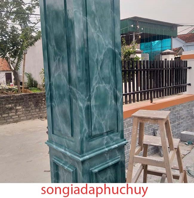 cột cổng sơn giả đá cẩm thạch xanh