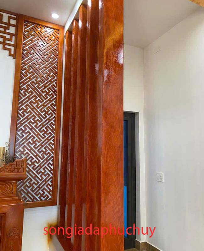 sơn giả gỗ thanh lam cột phòng thờ