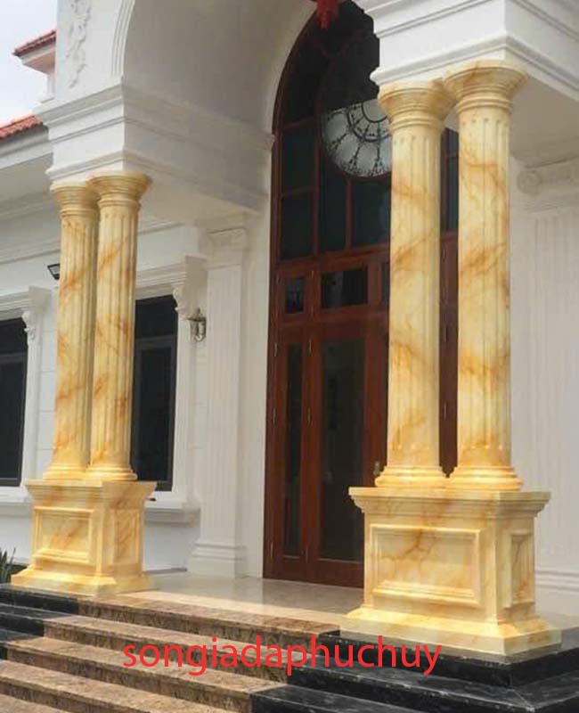 cột mặt tiền giả vân đá màu vàng