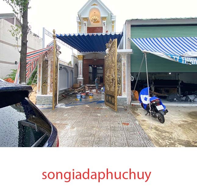 cột vuông nhà phố sơn giả đá