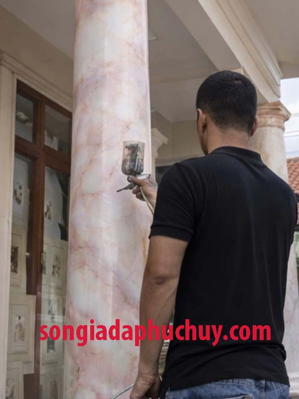 thi công mẫu cột sơn giả vân đá cẩm thạch bóng