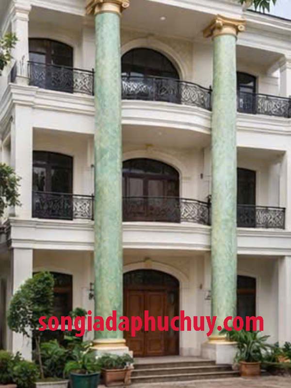 cột giả đá nhẹ nhàng cho không gian thoáng mát