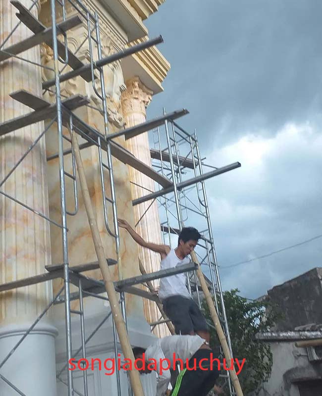 thi công mặt tiền giả vân đá 