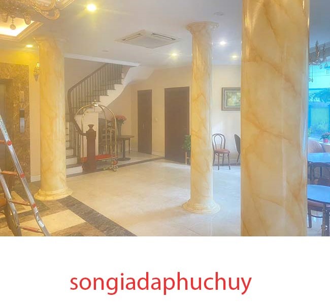 cột tròn nội thất sơn giả đá