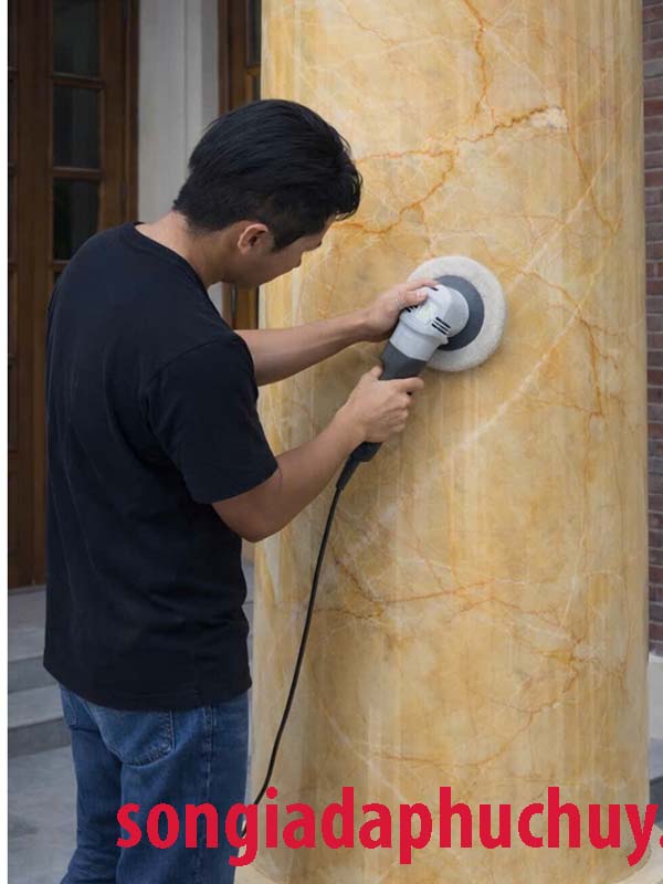 thi công đánh bóng cột cẩm thạch