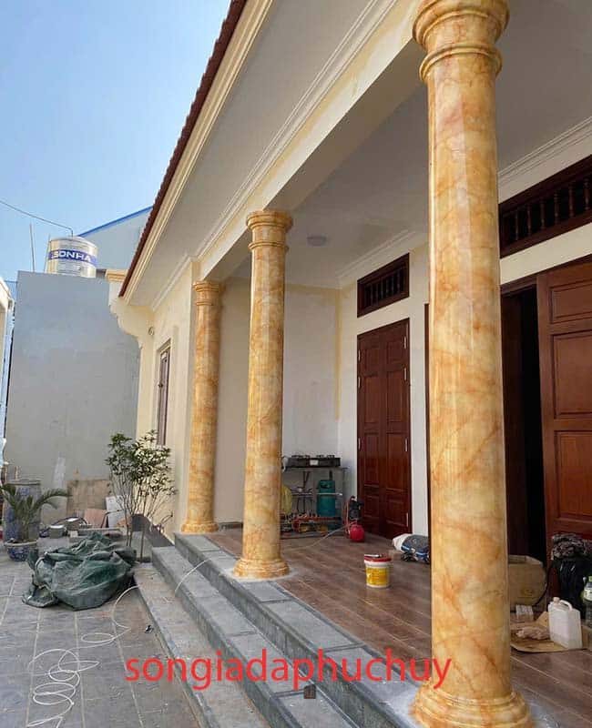 cột ngoài trời sơn giả vân đá cẩm thạch màu vàng
