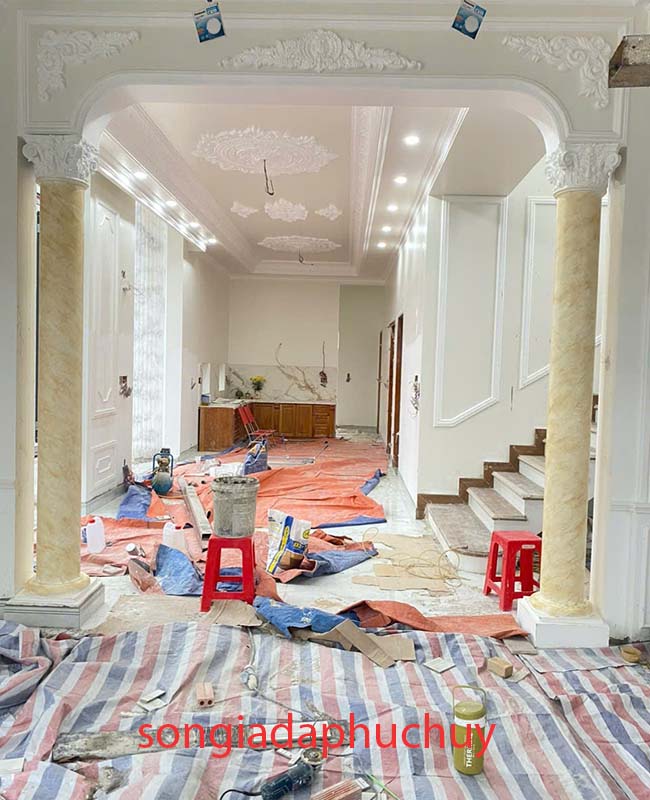 mẫu cột nội thất giả đá cẩm thạch đẹp