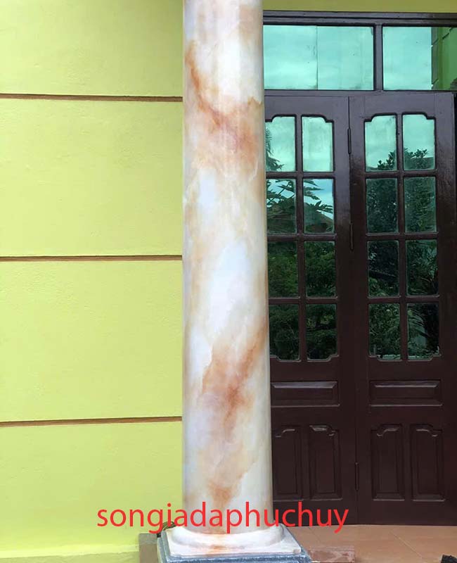Cột tròn giả đá tại Thanh Khê