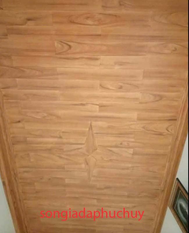 sơn giả vân gỗ đẹp vách thạch cao trong nhà