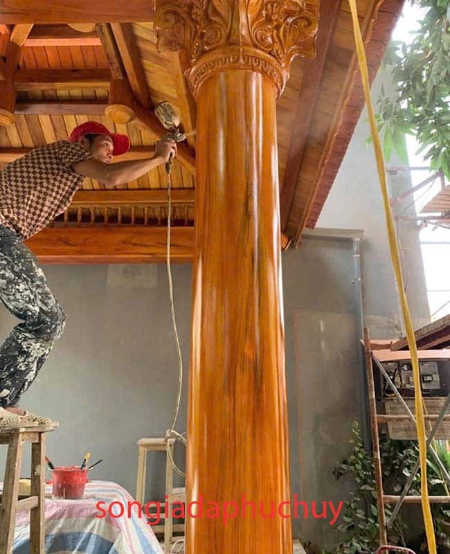 phủ bóng cột tròn giả gỗ