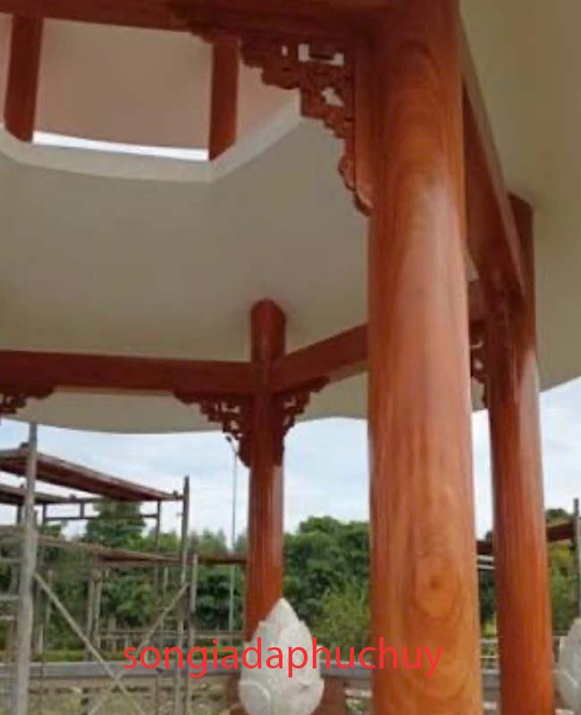 thi công cột tròn sơn giả gỗ