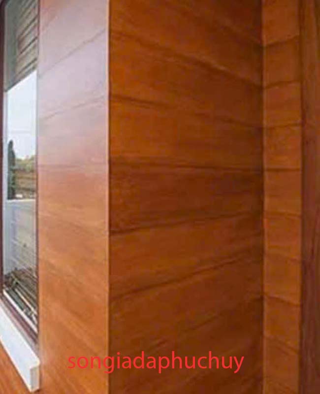 thi công tường ngoài trời sơn giả gỗ